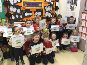 🎅🏻😀P1 and P2 showing off their Santa Mile A Day certificates🚶‍♂️🎅🏻